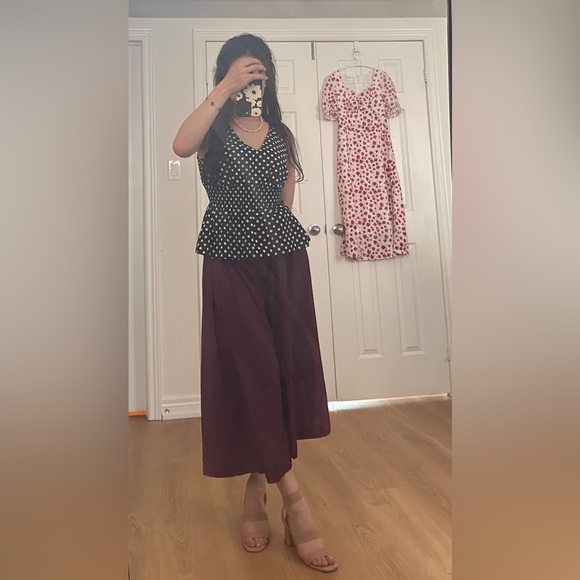 Gorgeous sleeveless top/Pants also available. - Picture 13 of 15